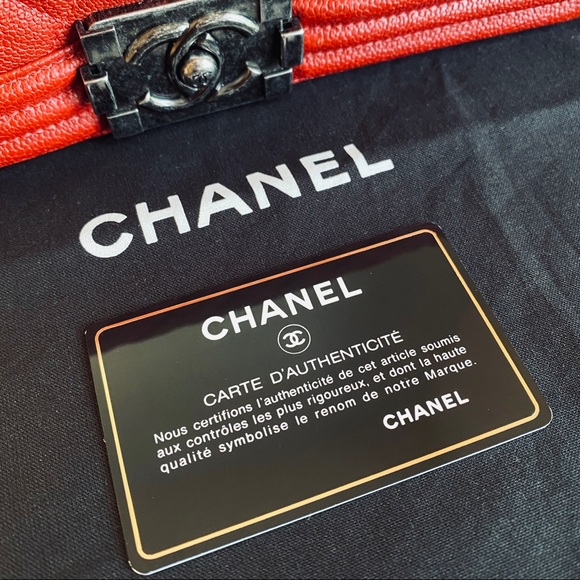 CHANEL Boy Flap Bag - Medium - Picture 11 of 12